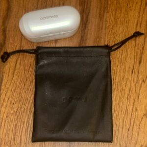 Padmate Pamu Earbud with Black Pouch and Charging Box